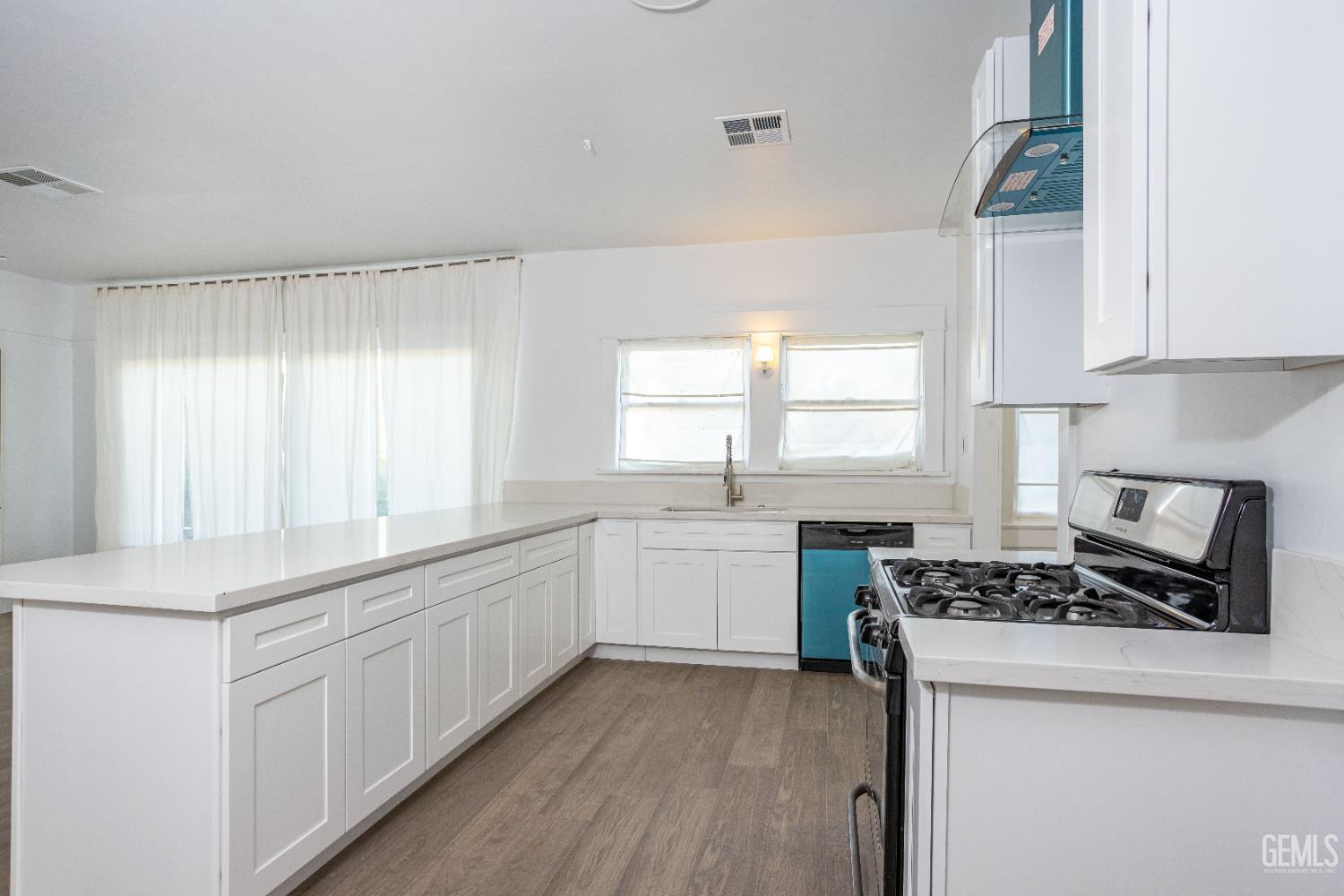 401 Pacific Street — photo 26