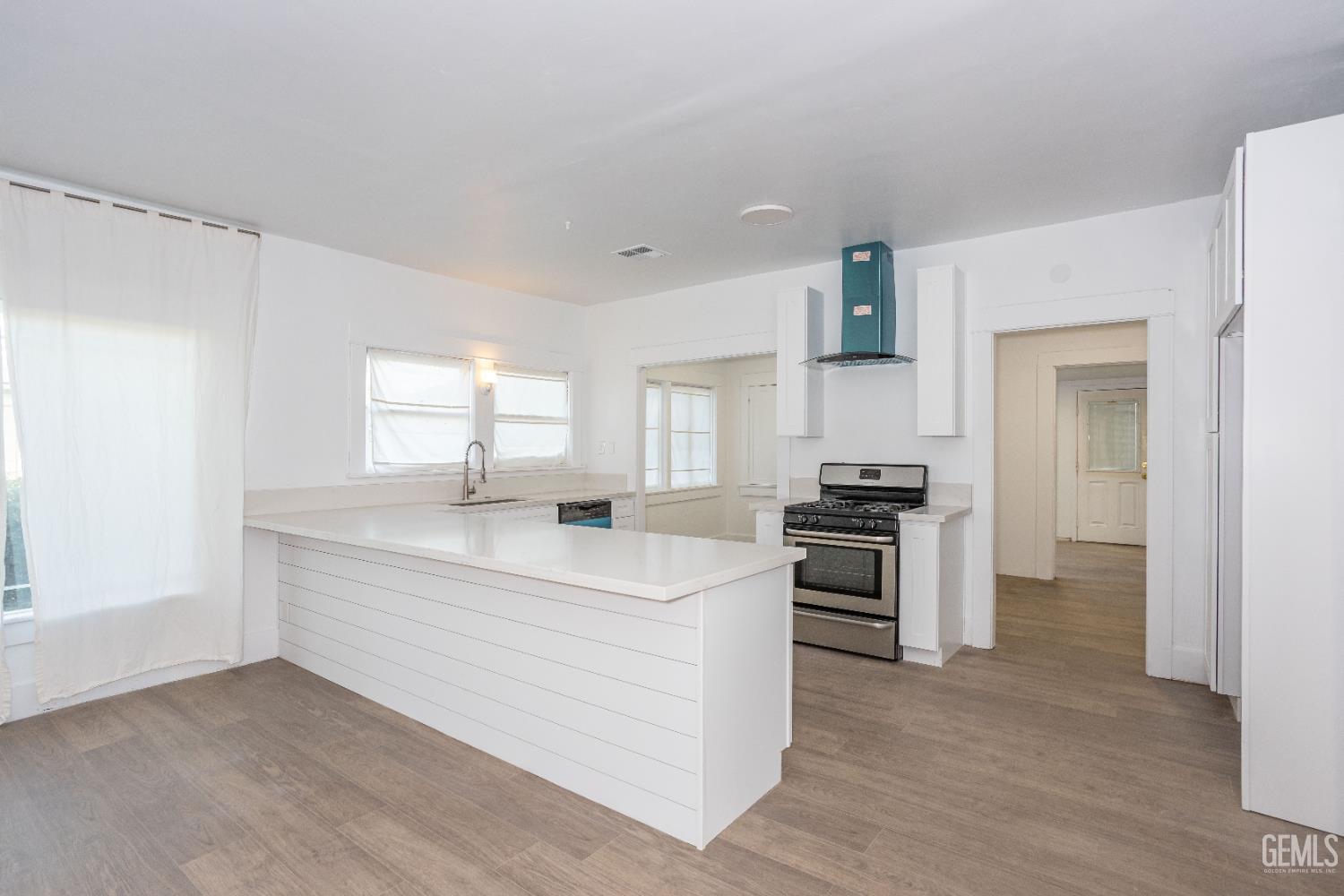 401 Pacific Street — photo 28