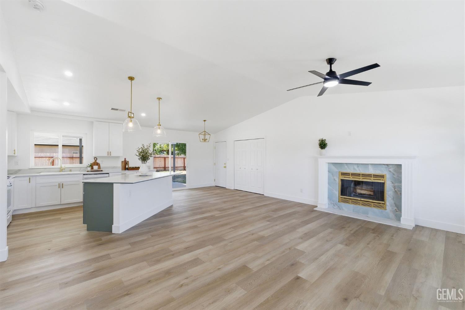 29991 Riverside Street — photo 7