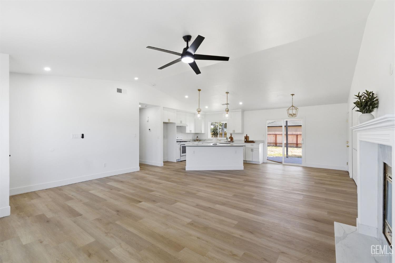 29991 Riverside Street — photo 12