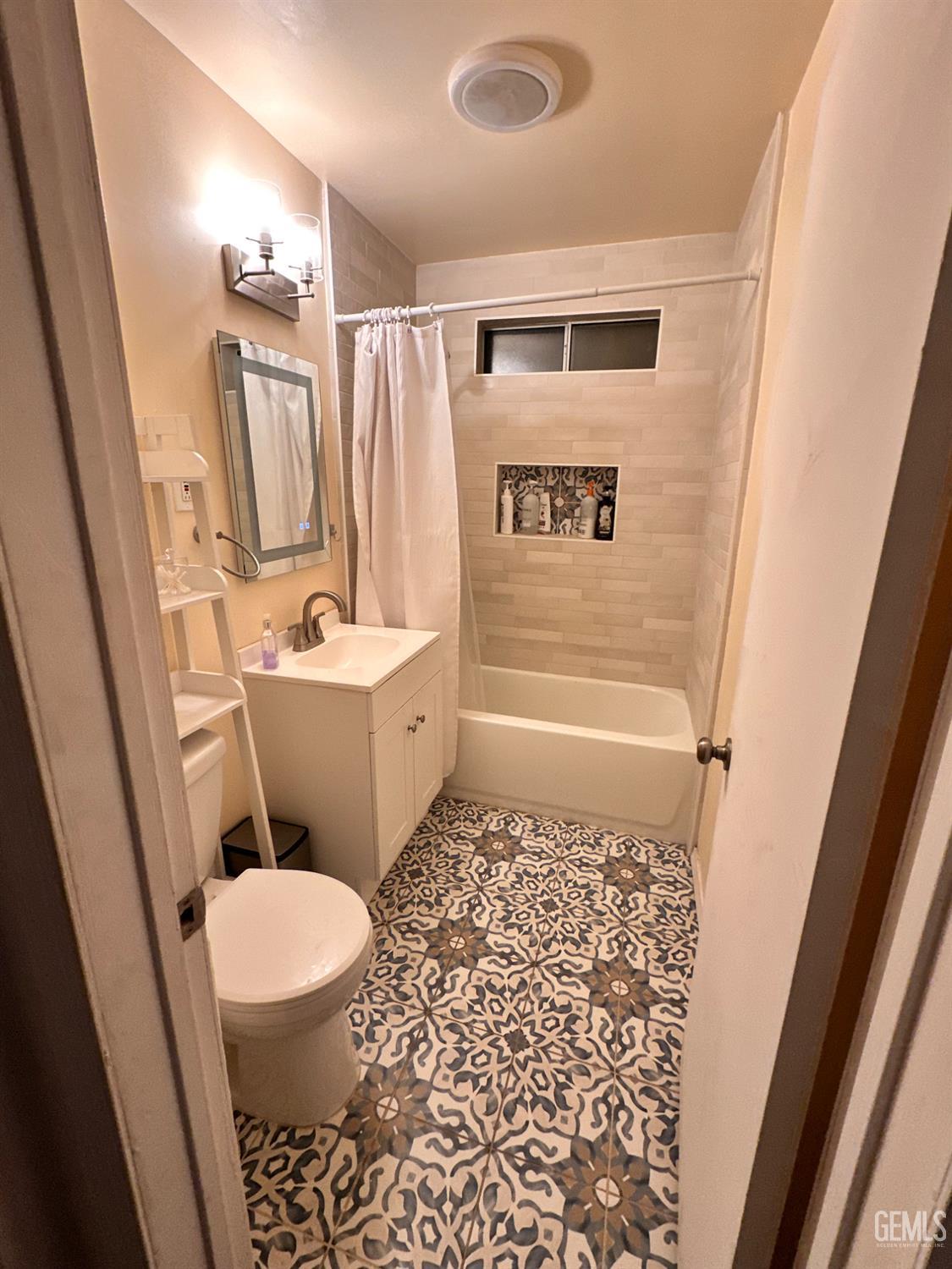 3509 Laverne — photo 2