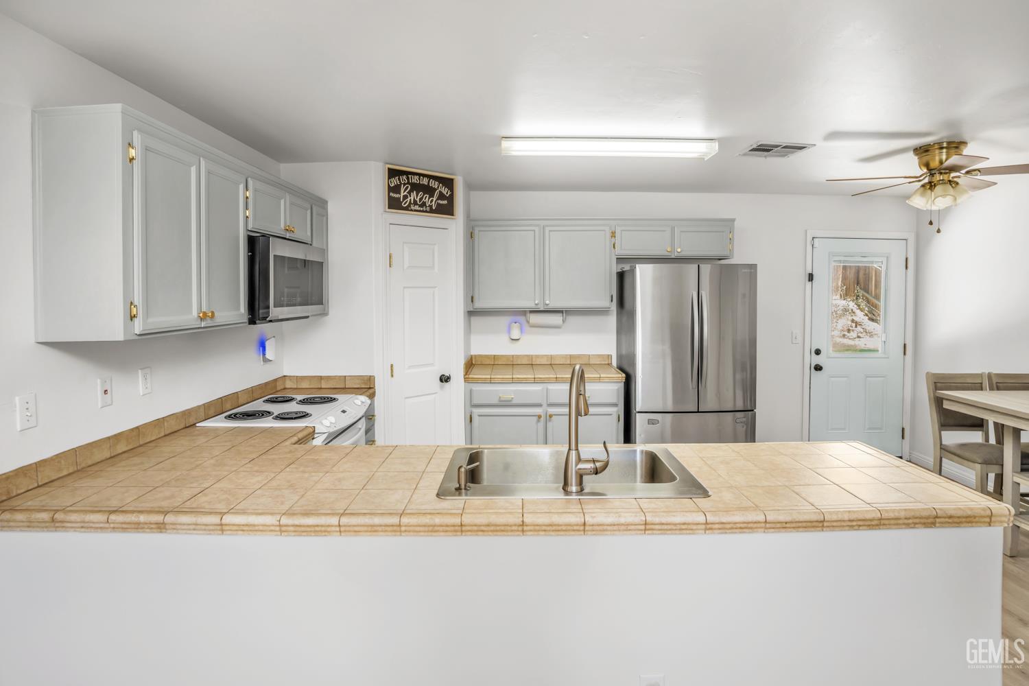 814 Greenwood Meadow Lane — photo 4