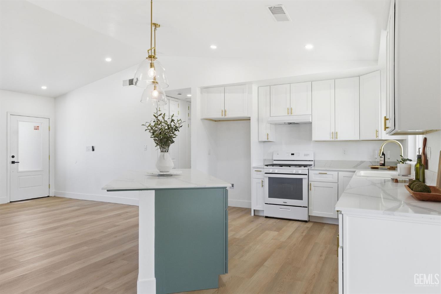 29991 Riverside Street — photo 19