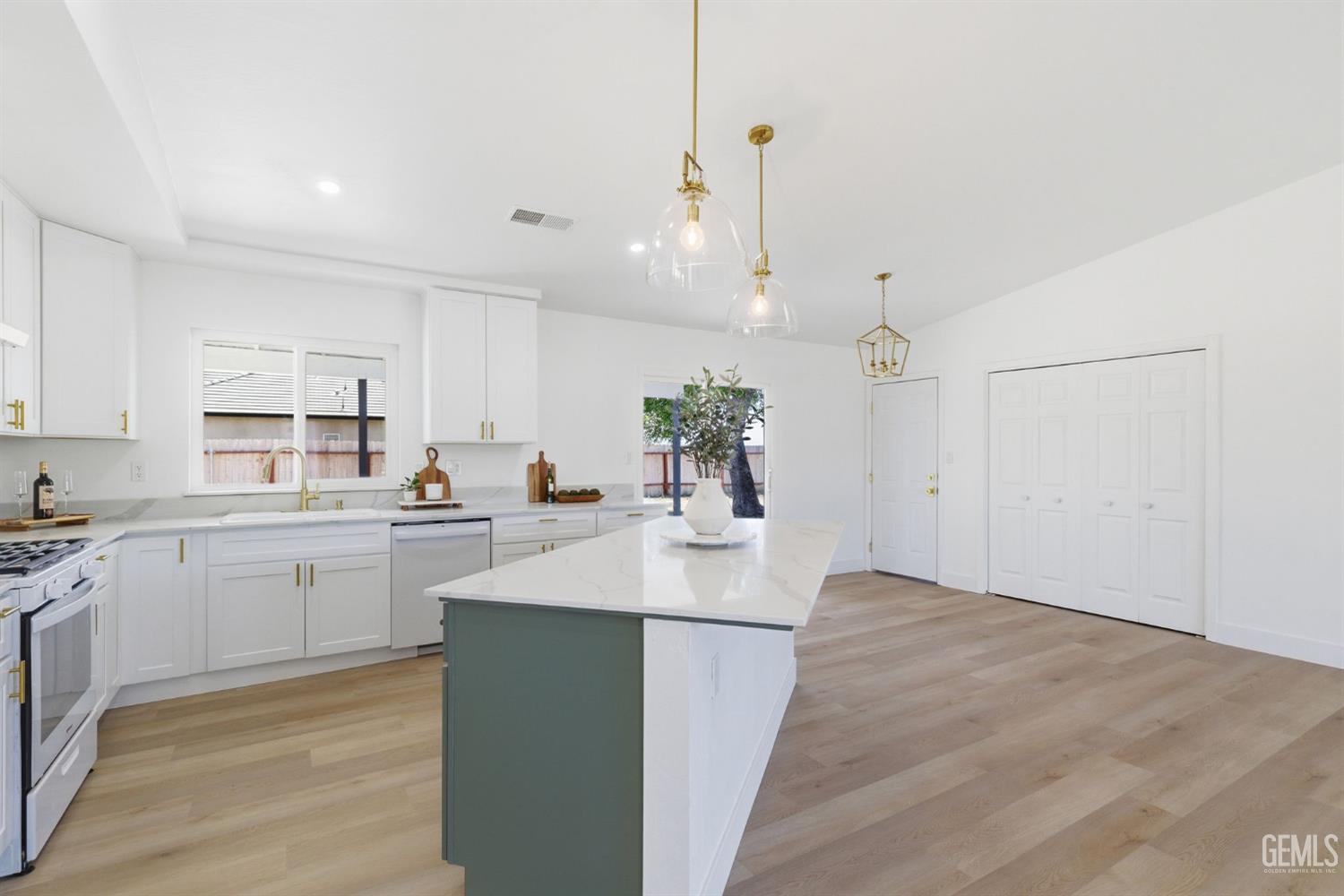 29991 Riverside Street — photo 13