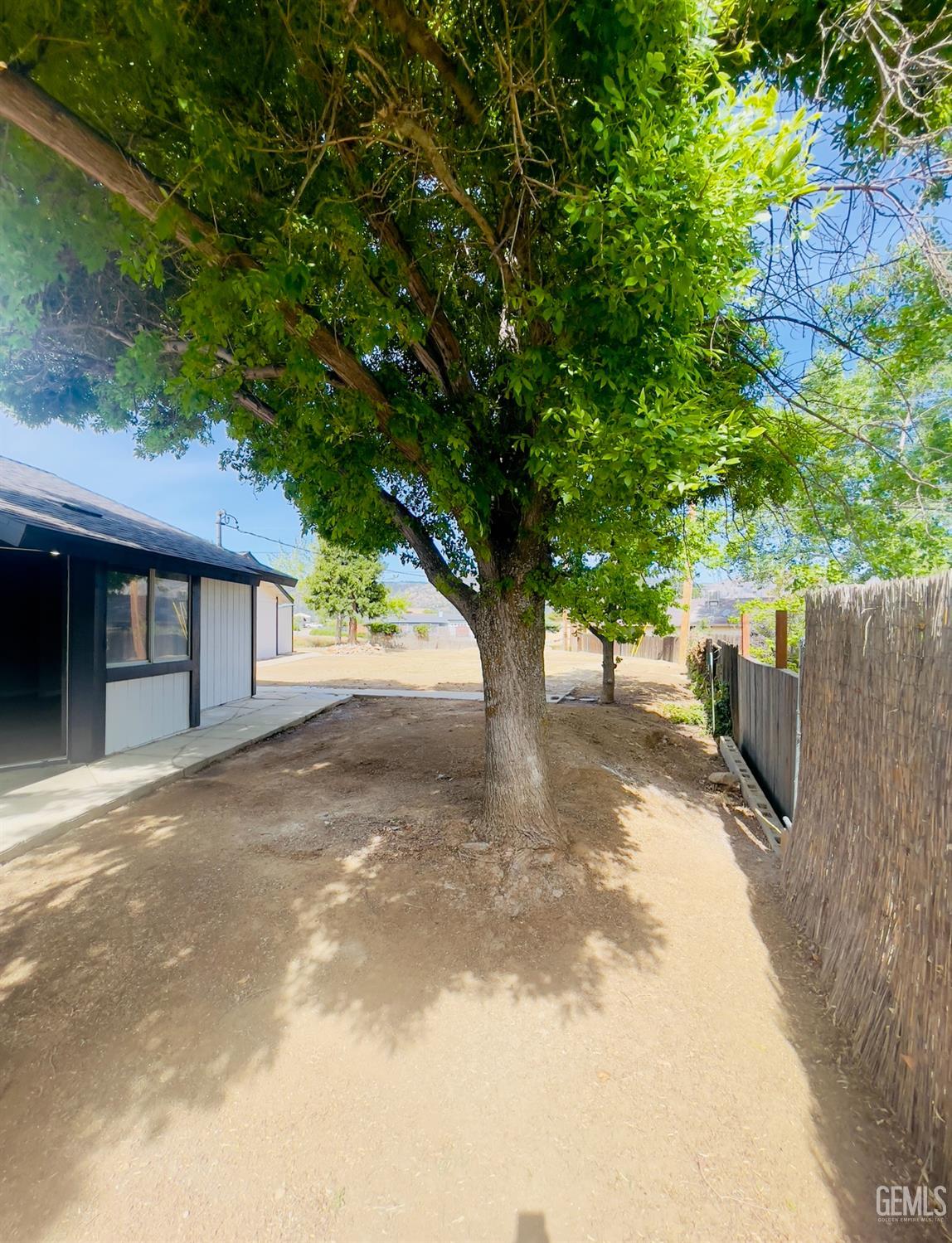 21401 Madre Street — photo 24