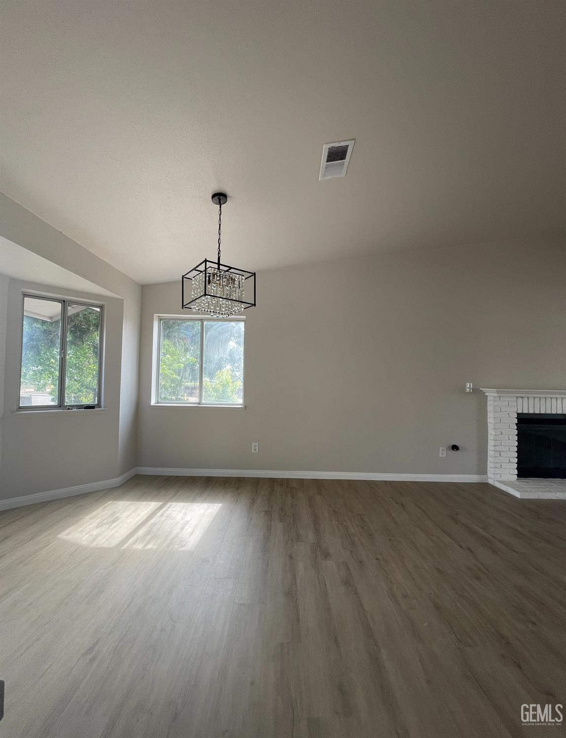 21401 Madre Street — photo 8