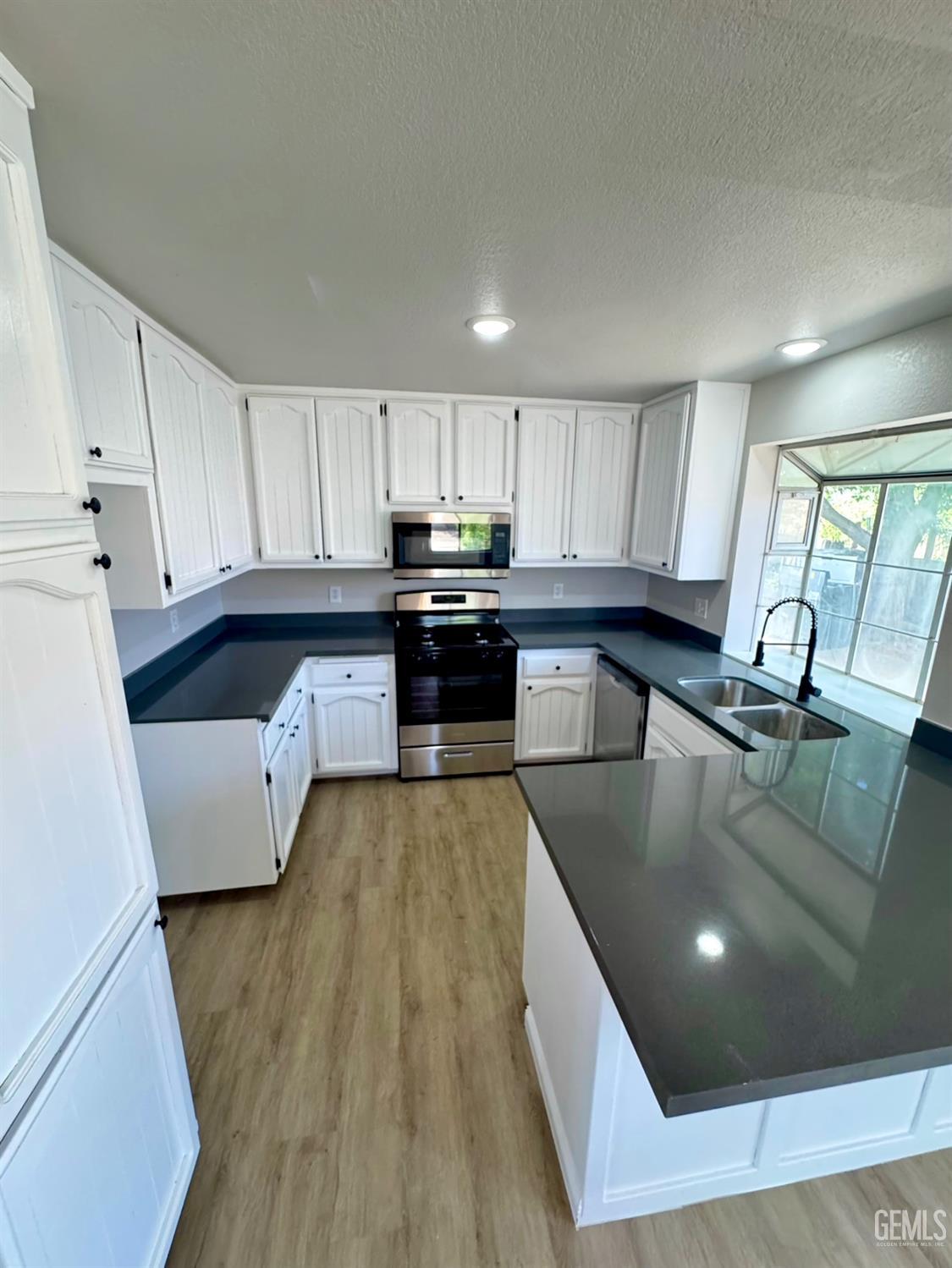 21401 Madre Street — photo 6
