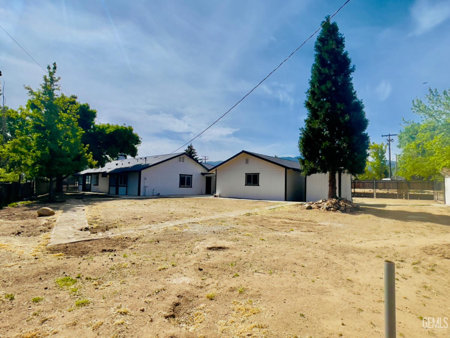 21401 Madre Street — photo 34