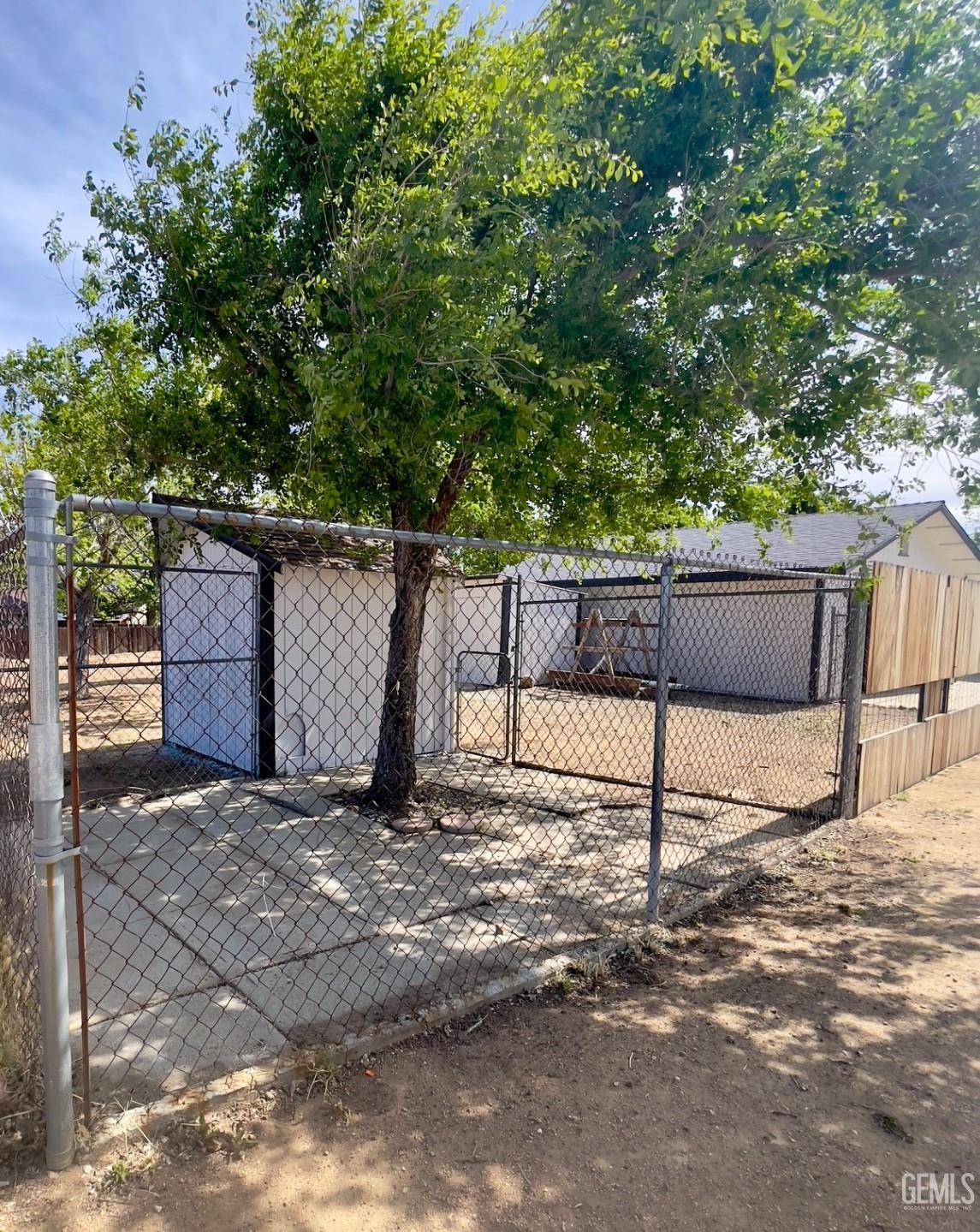 21401 Madre Street — photo 33