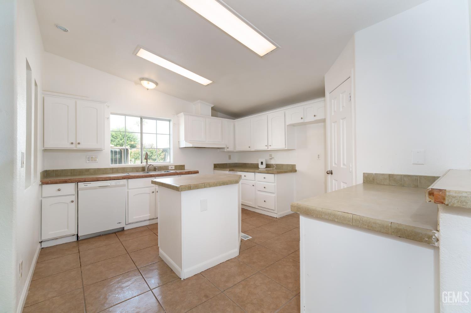 6601 Eucalyptus Drive — photo 7