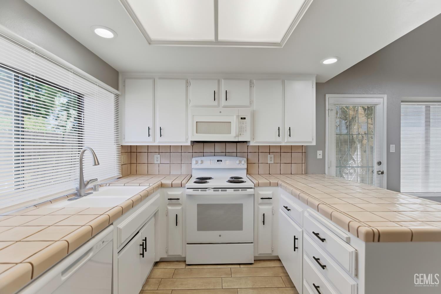 4200 Ryder Lane — photo 20