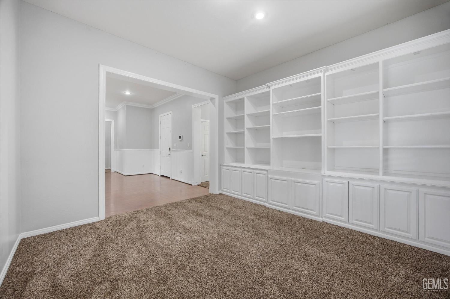9406 Kingsmill Lane — photo 15