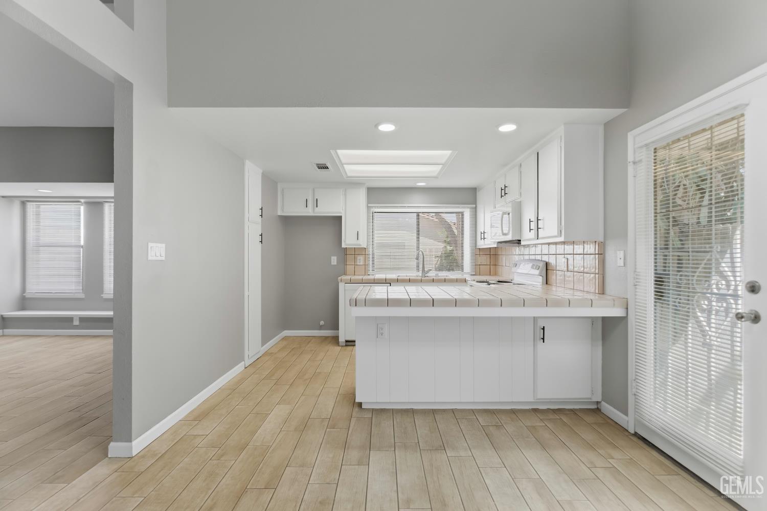 4200 Ryder Lane — photo 18