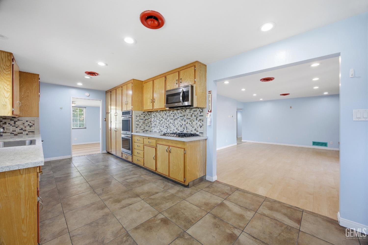 5833 Pembroke Avenue — photo 16