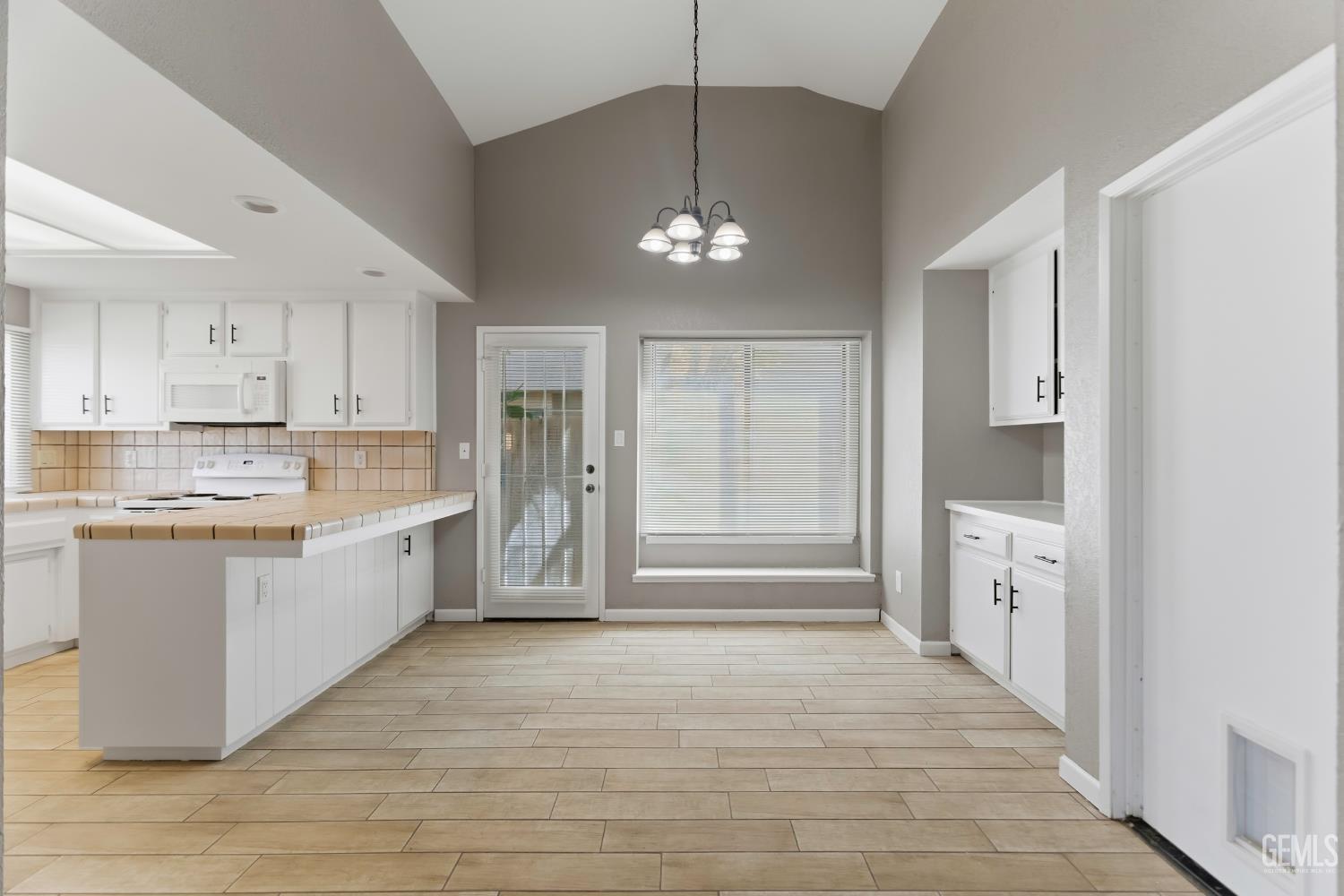 4200 Ryder Lane — photo 16