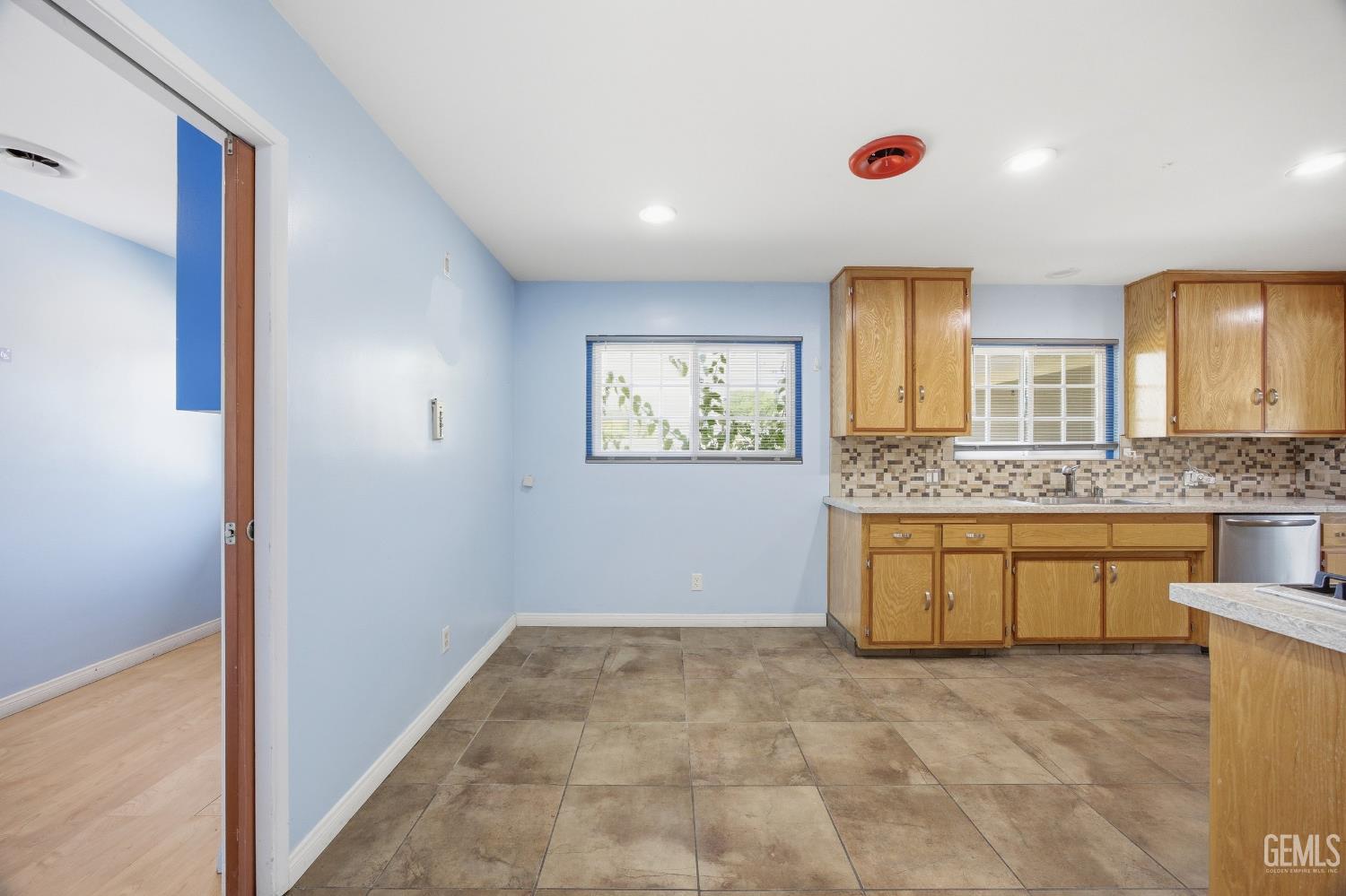 5833 Pembroke Avenue — photo 13