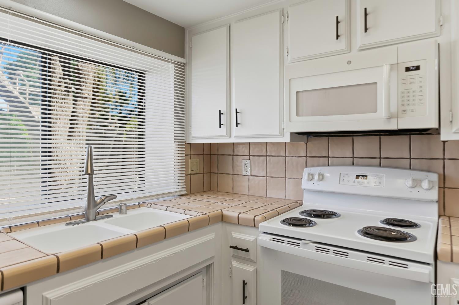 4200 Ryder Lane — photo 21