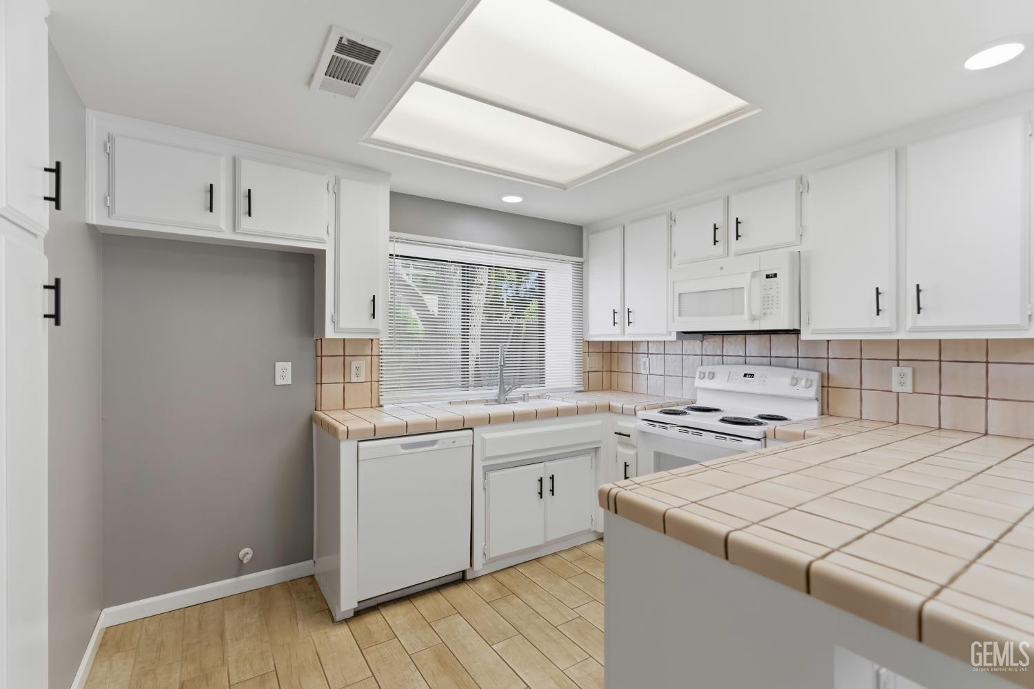 4200 Ryder Lane — photo 19