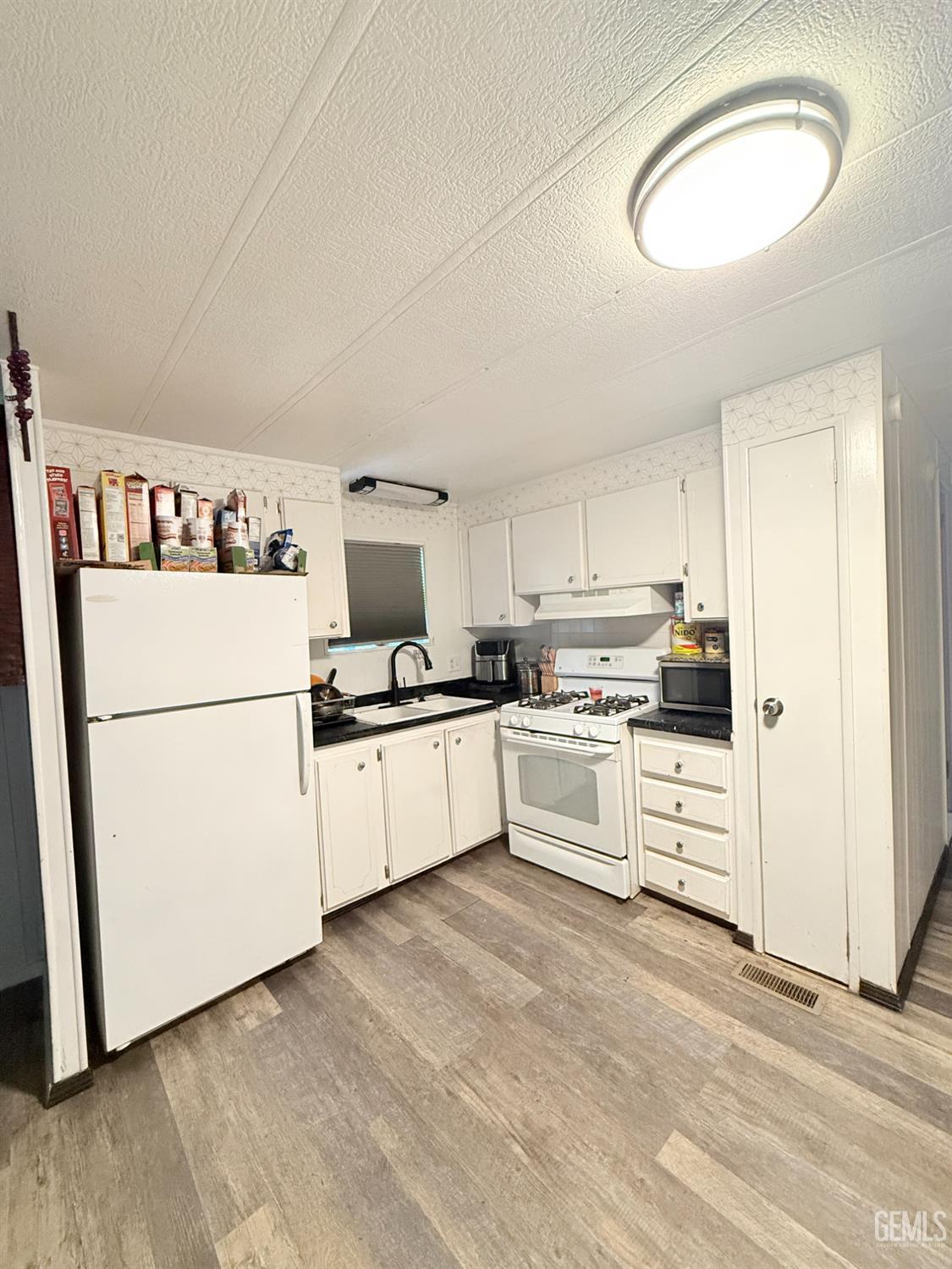 4401 Hughes Lane — photo 3