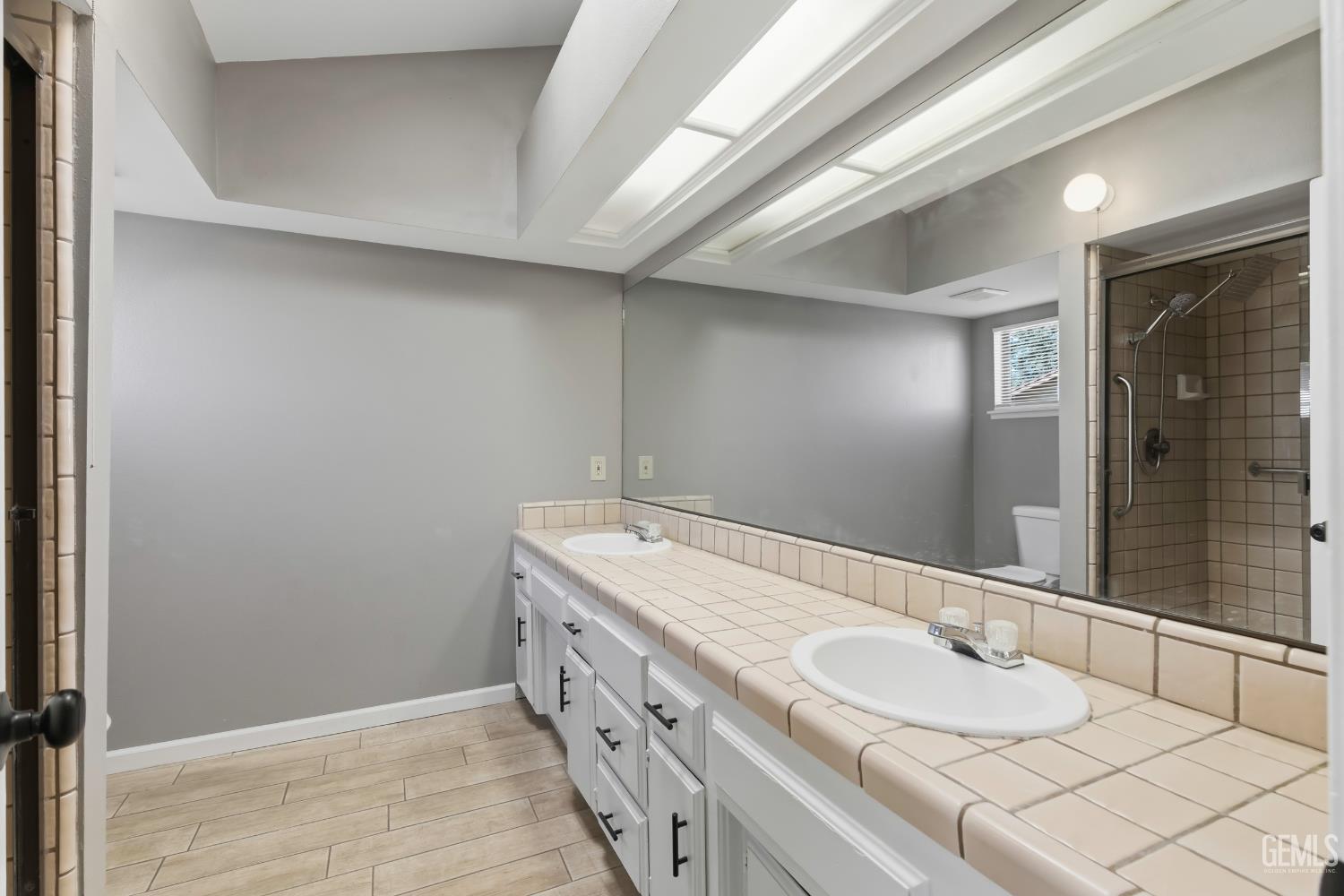 4200 Ryder Lane — photo 34