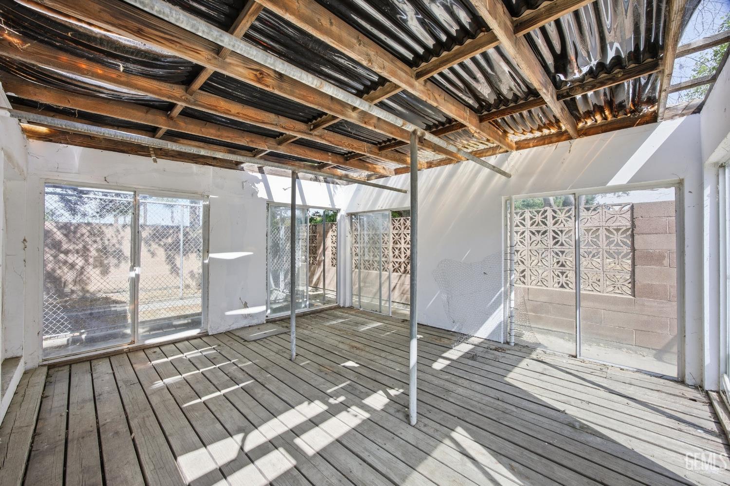 5833 Pembroke Avenue — photo 41