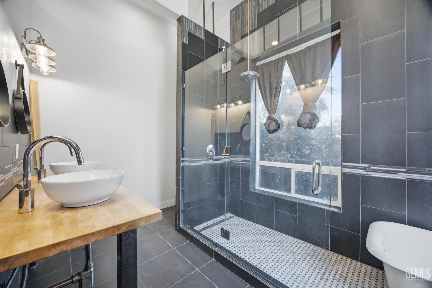 5833 Pembroke Avenue — photo 47