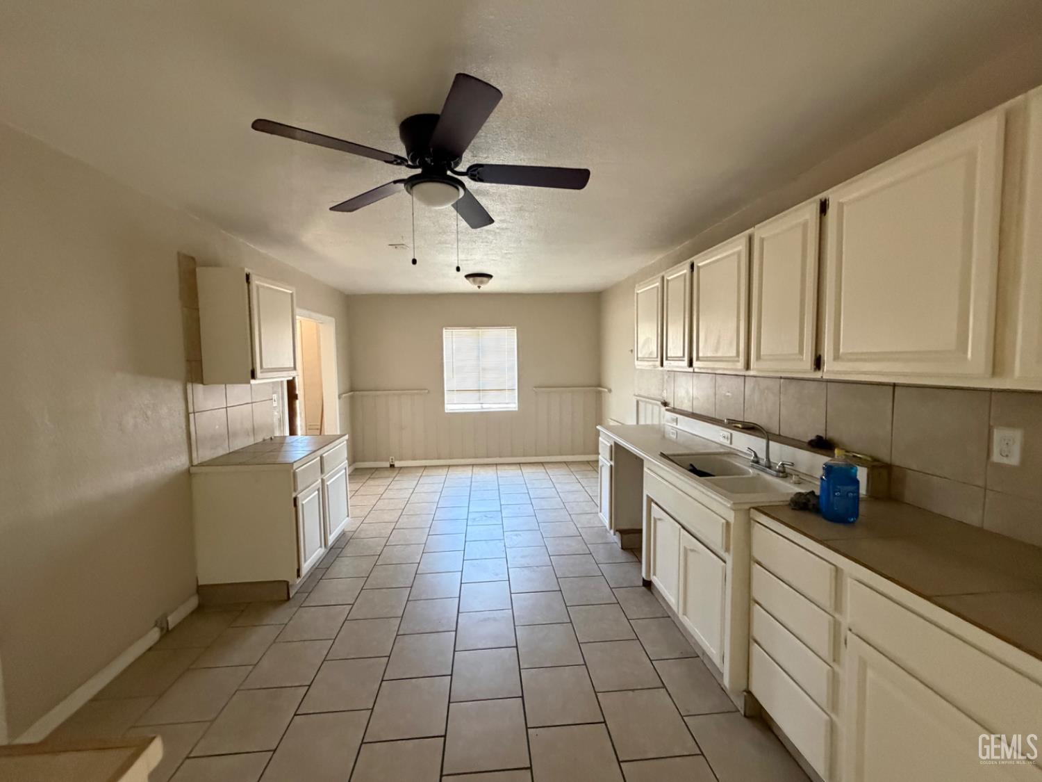 1835 Corrientes Street — photo 4