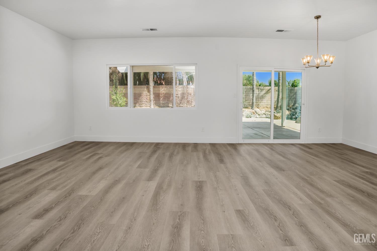 6104 Twin Oaks Drive — photo 9