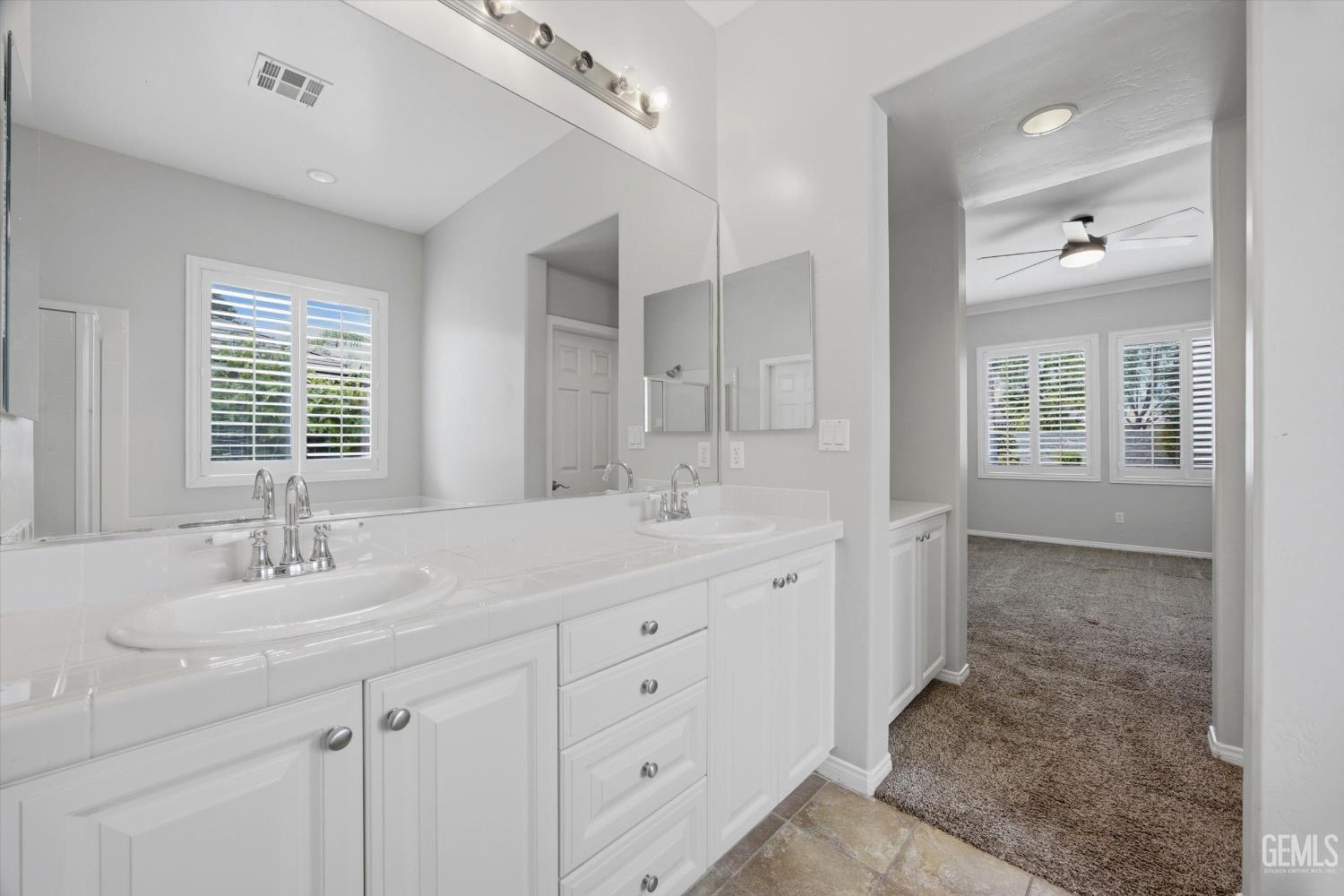 9406 Kingsmill Lane — photo 33