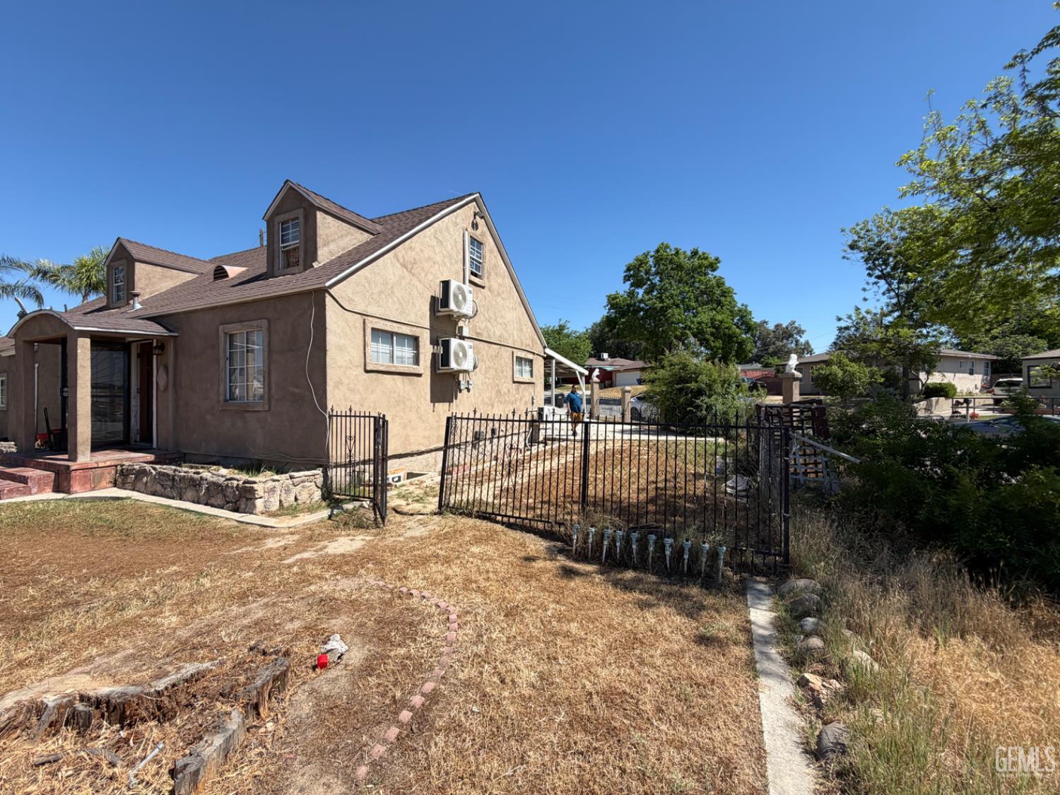 1835 Corrientes Street — photo 32