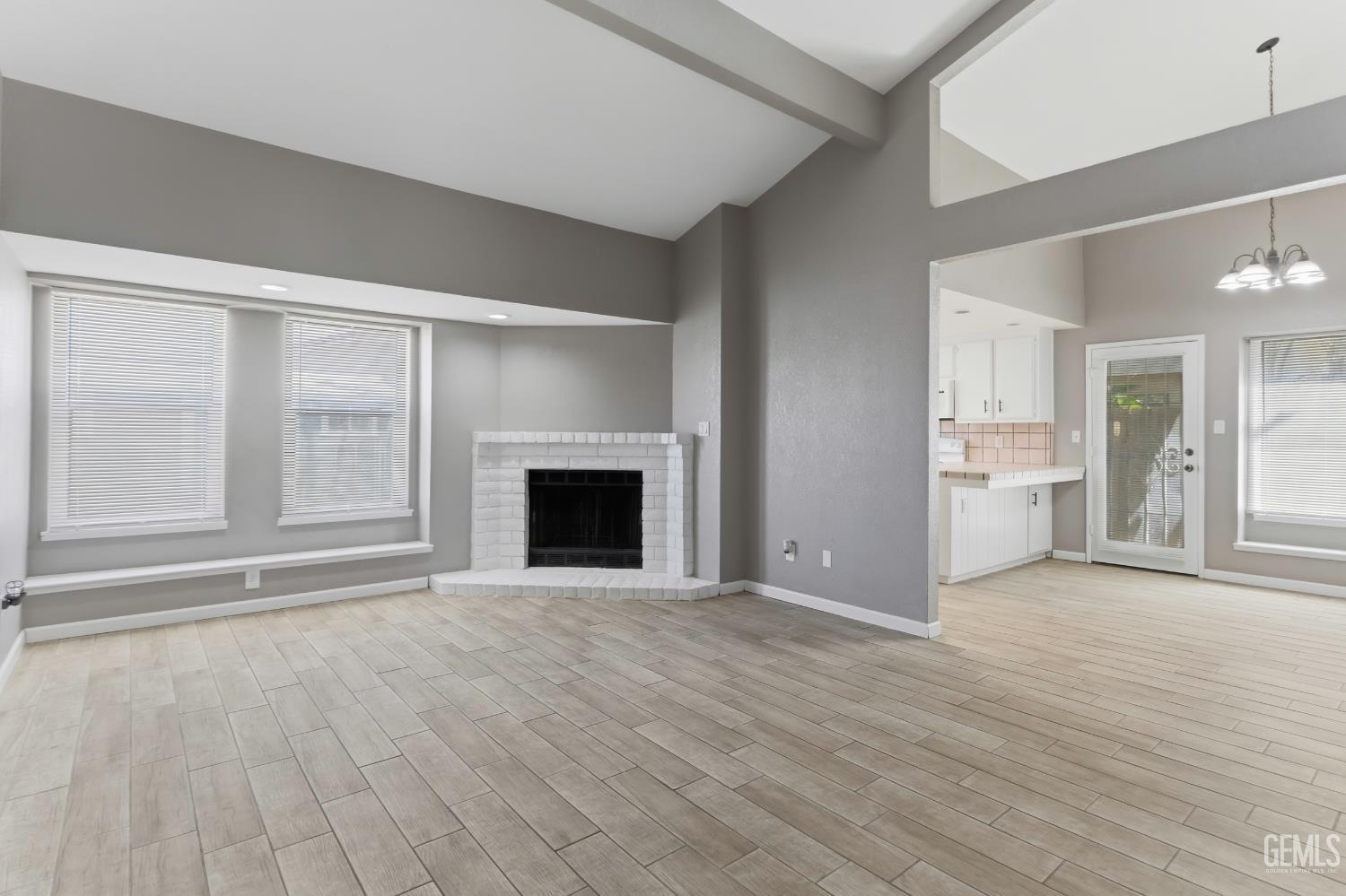 4200 Ryder Lane — photo 9