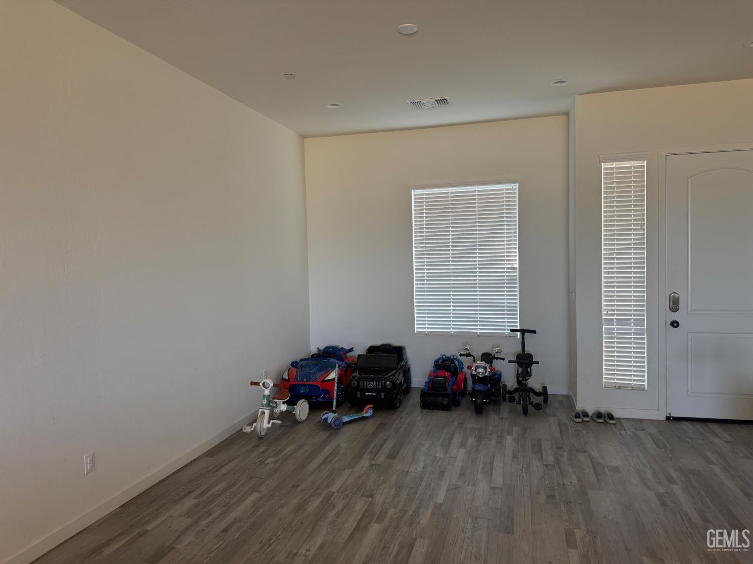 1112 Brookline Lane — photo 3