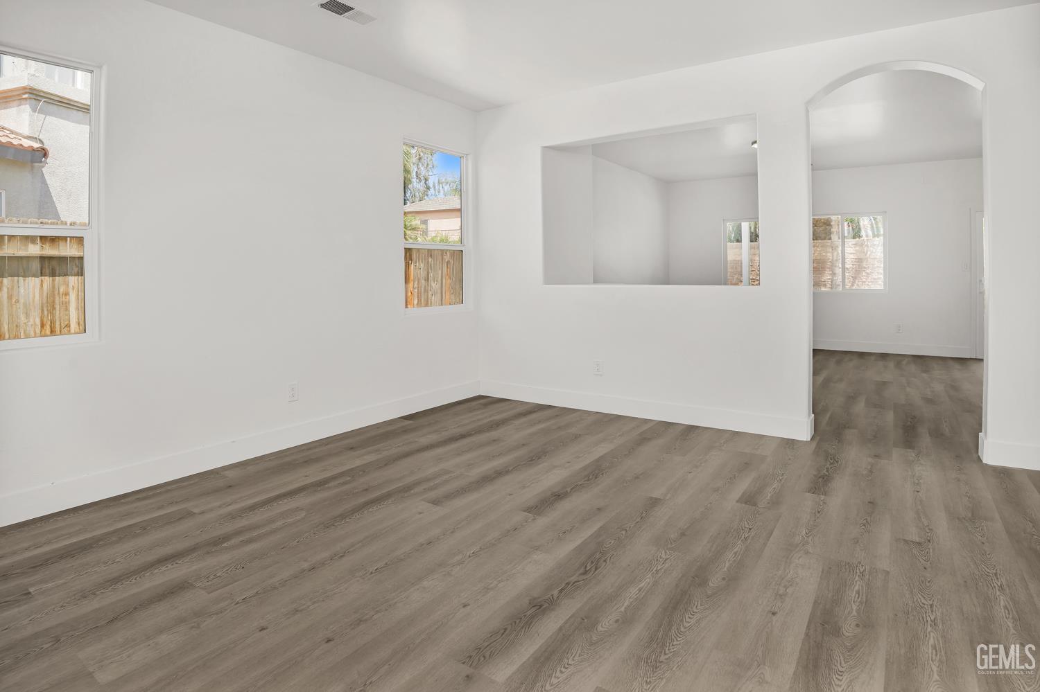 6104 Twin Oaks Drive — photo 7