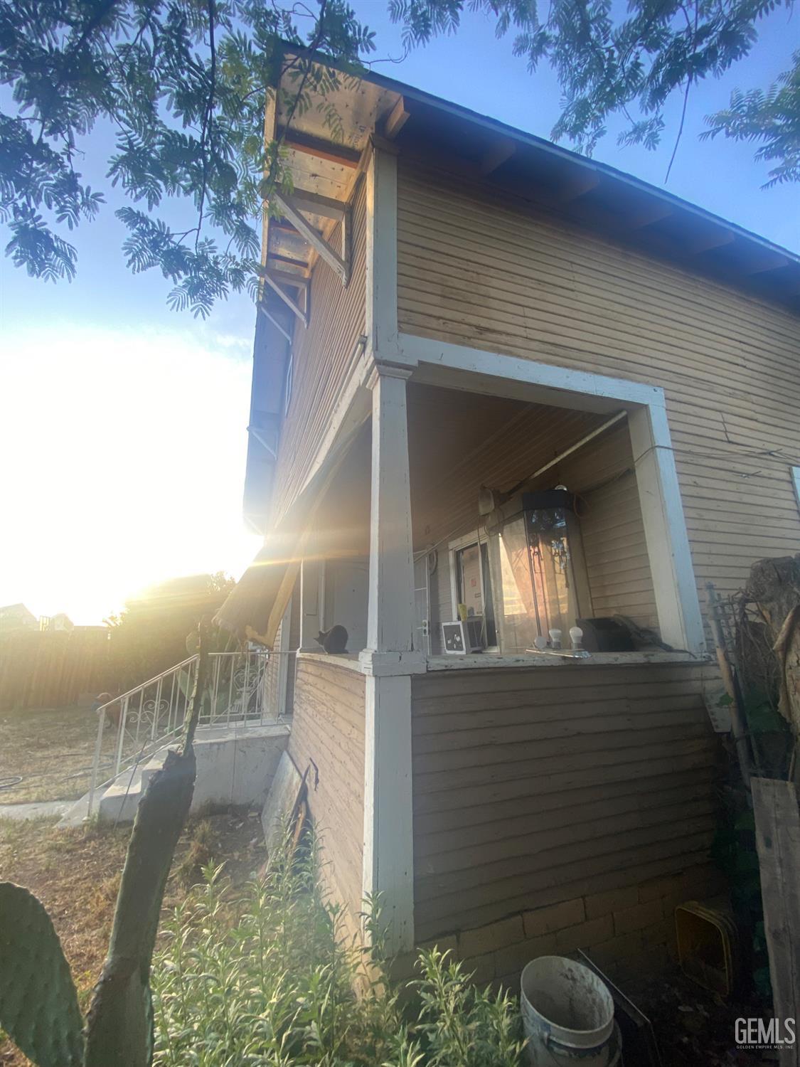 618 Dolores Street — photo 2