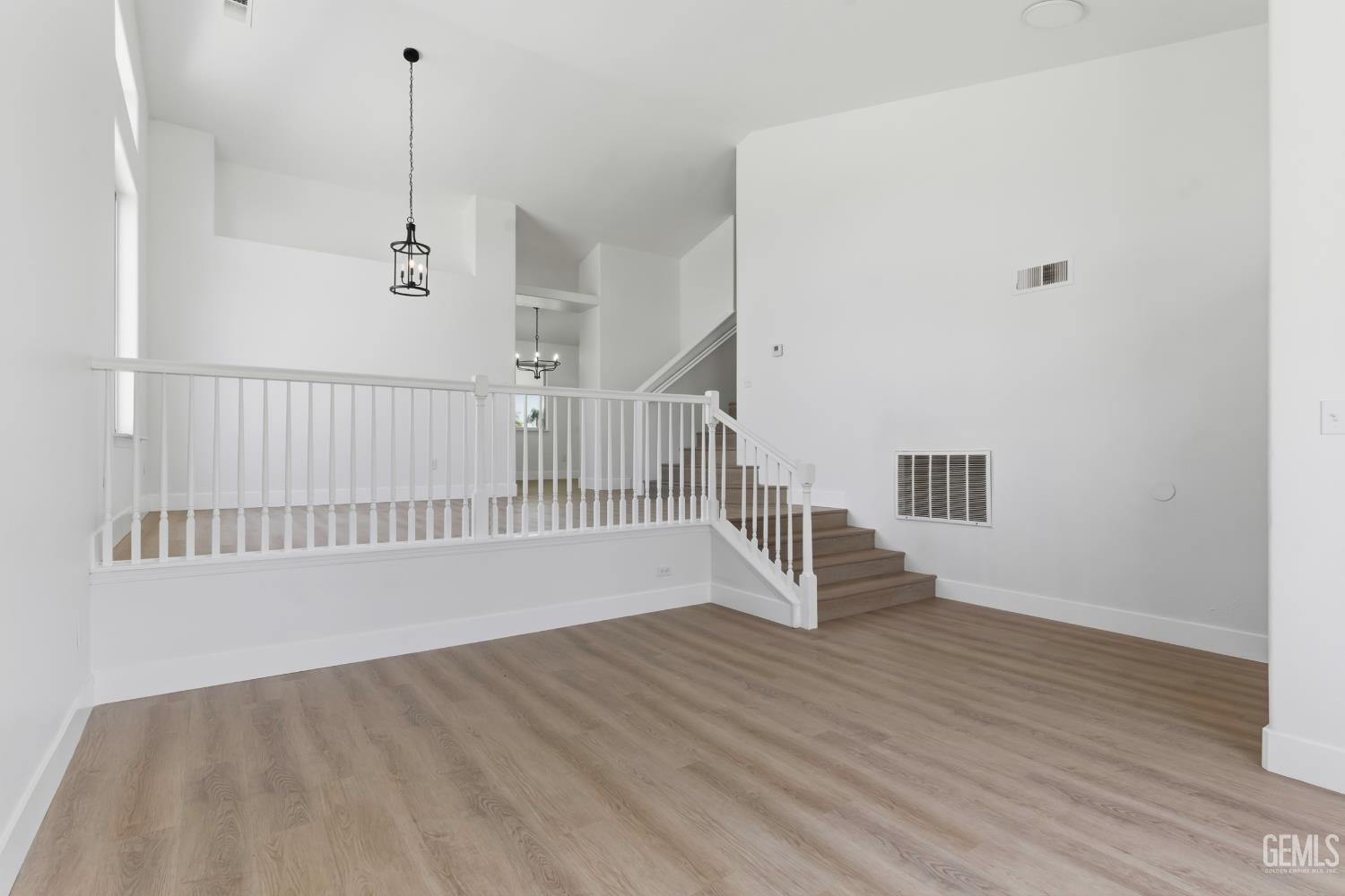 3902 Ocean Breeze Avenue — photo 4