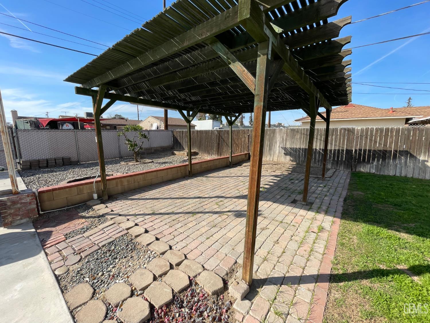 115 Cypress Street — photo 31