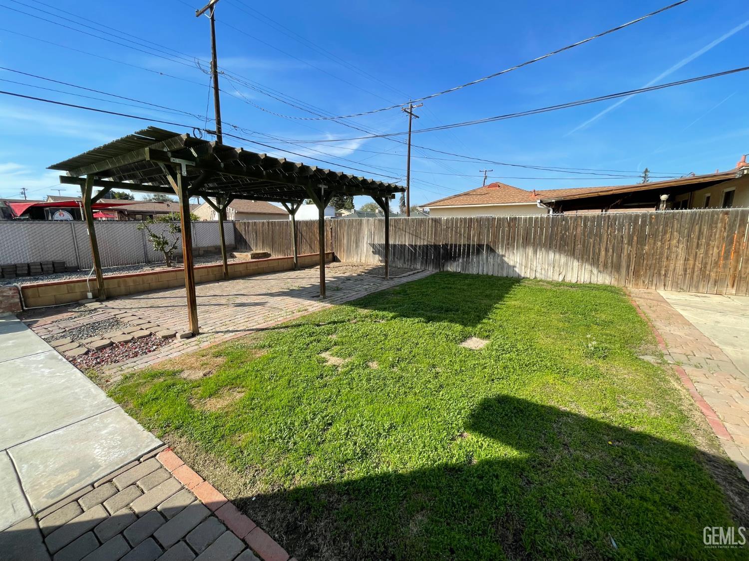 115 Cypress Street — photo 32