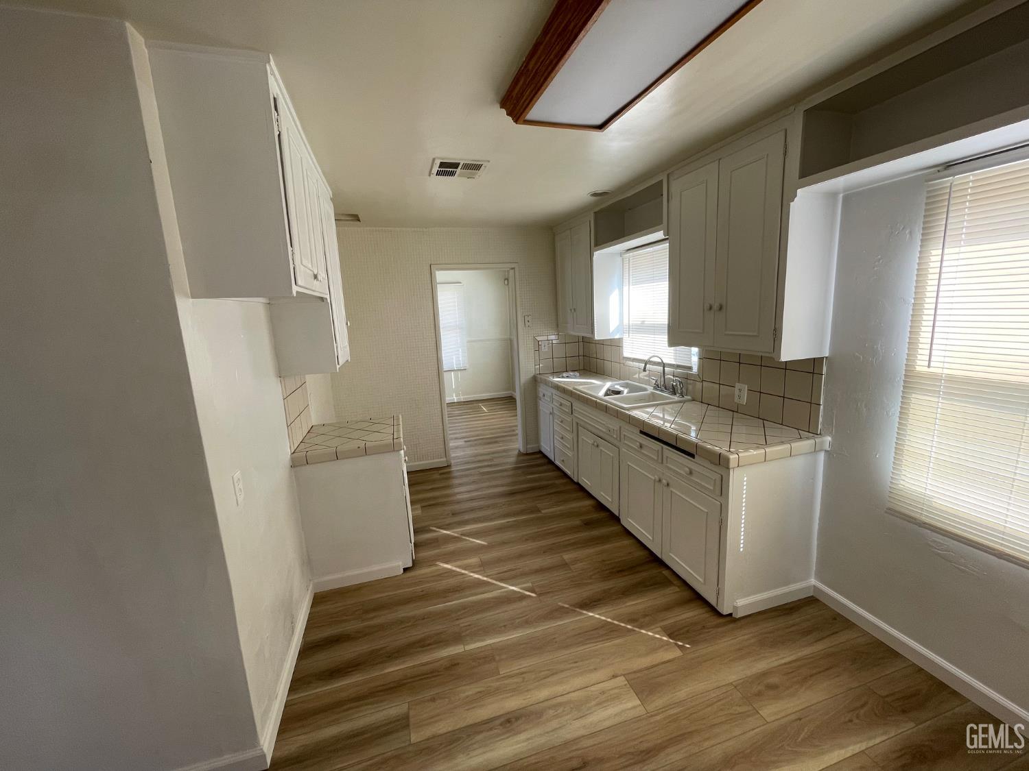 115 Cypress Street — photo 17