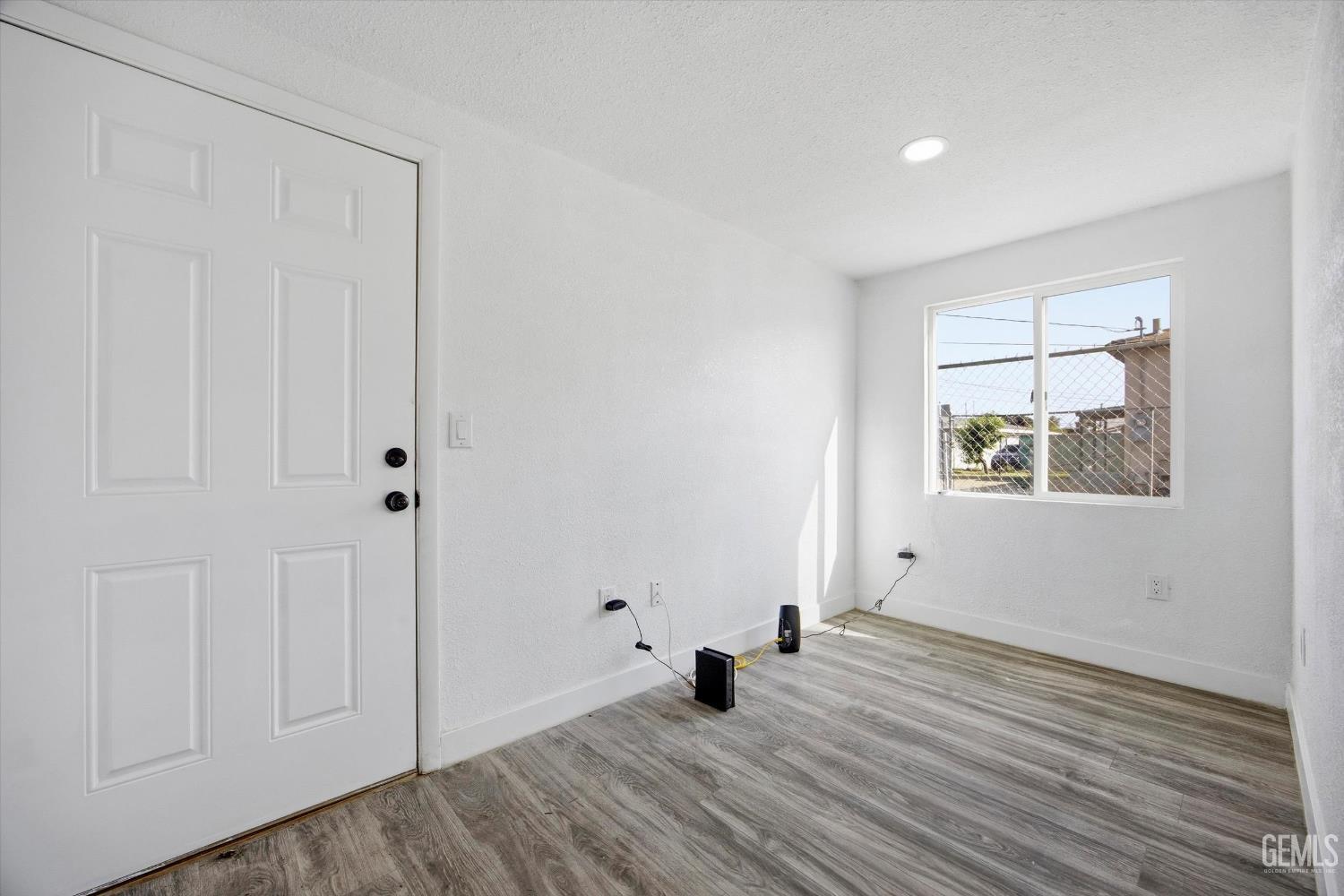 321 Beale Avenue — photo 30