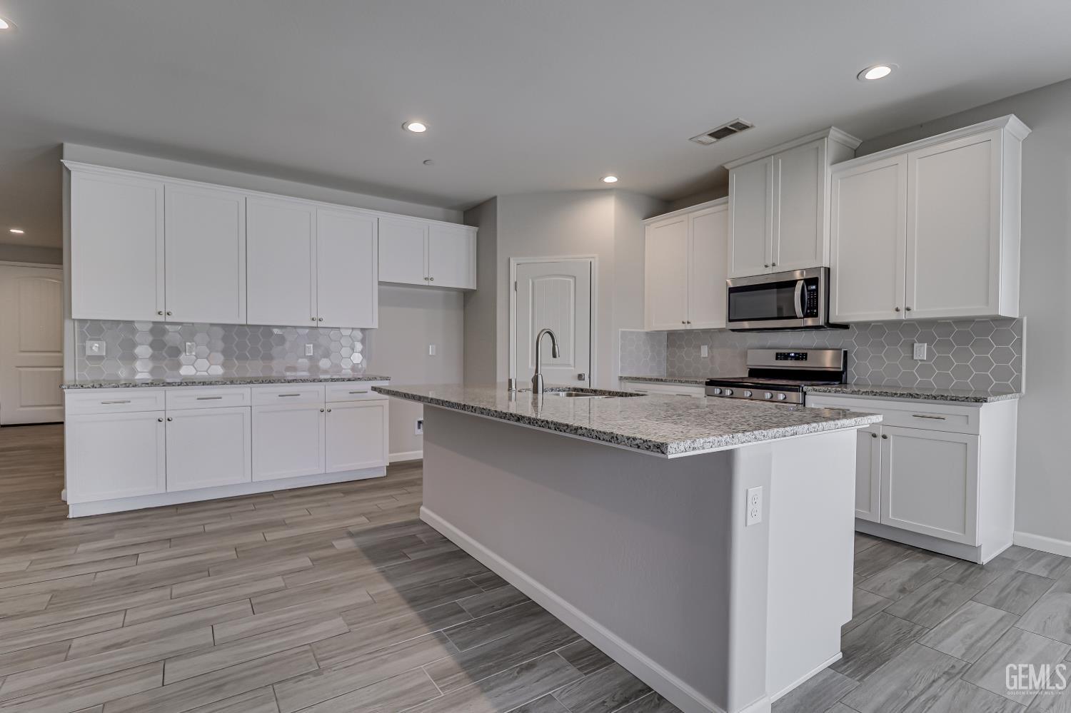 8400 Jean Anne Street — photo 10