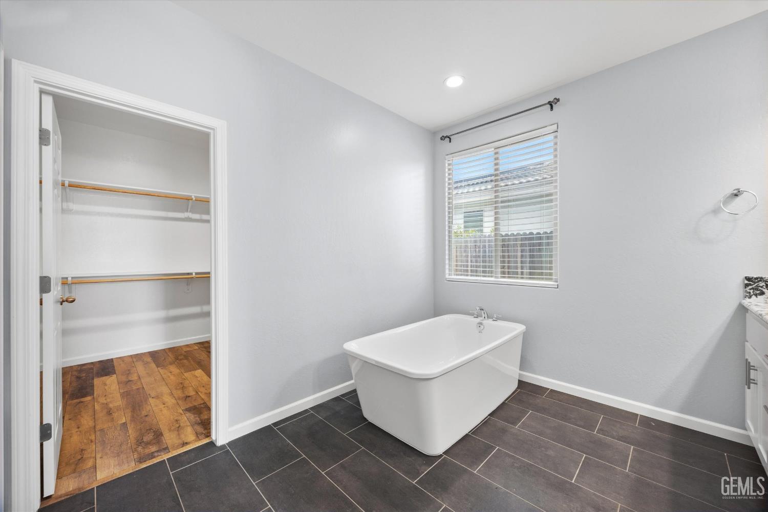 15309 Northampton Avenue — photo 27