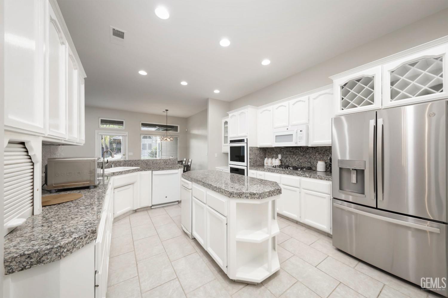 15520 Arabella Avenue — photo 9