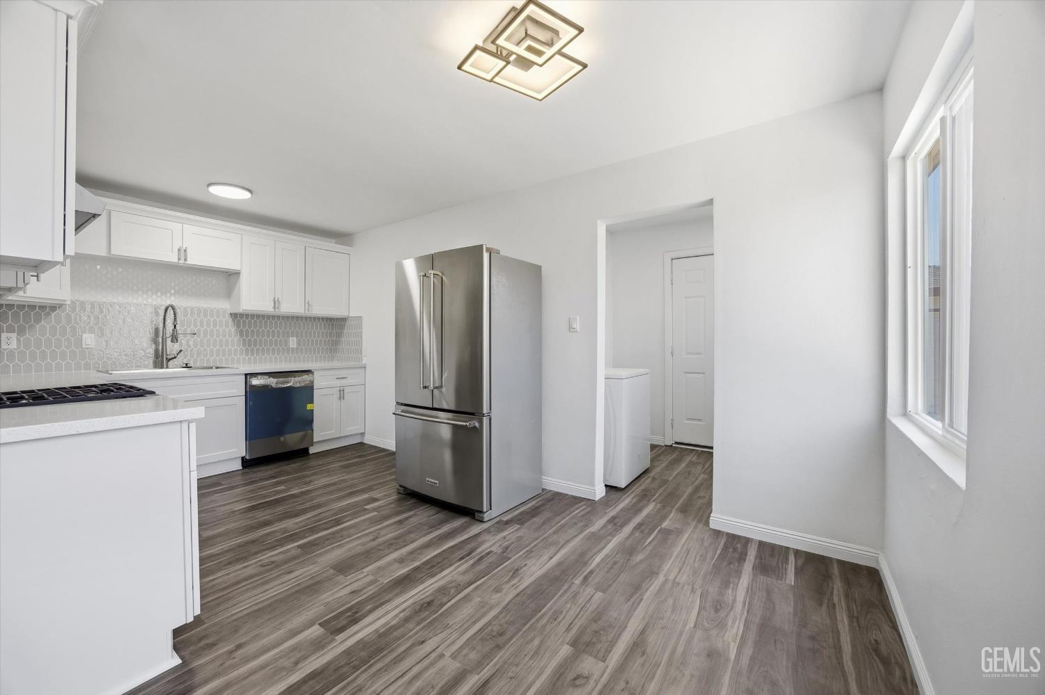 331 Harding Avenue — photo 10