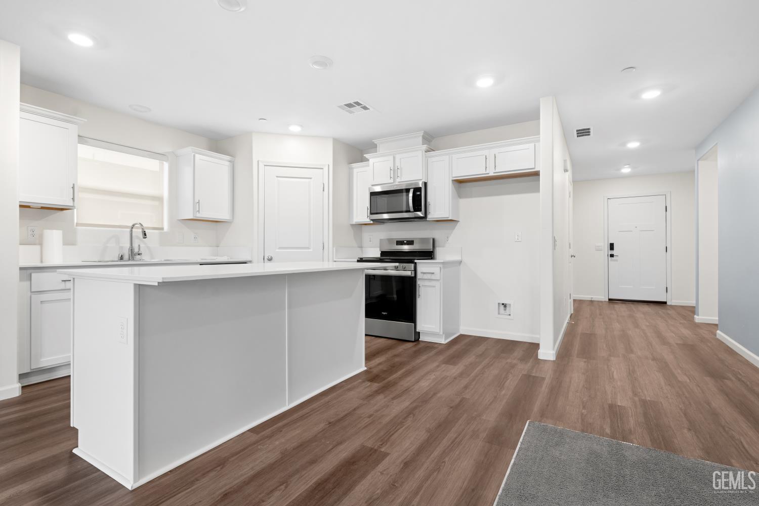 8627 Delcon Drive — photo 6