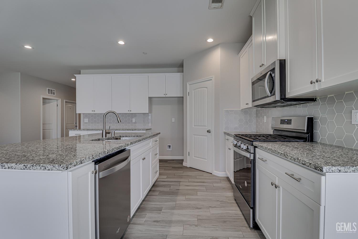 8400 Jean Anne Street — photo 14
