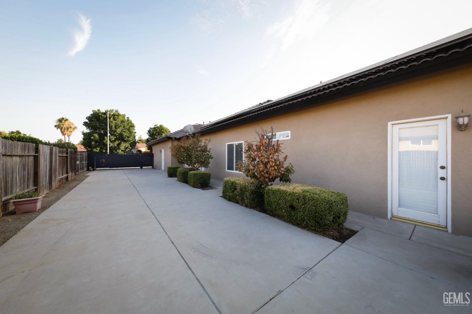 15520 Arabella Avenue — photo 24