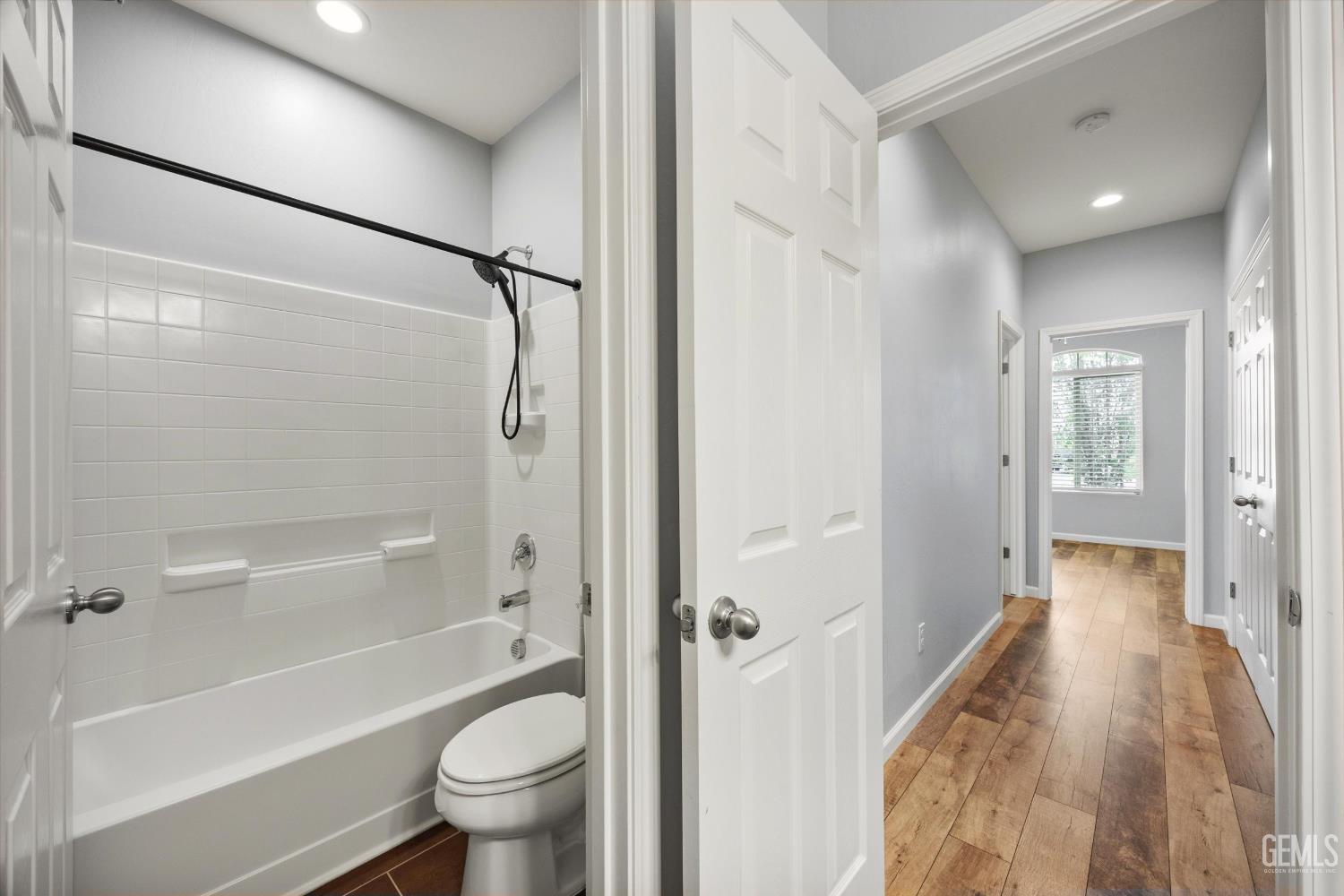 15309 Northampton Avenue — photo 44