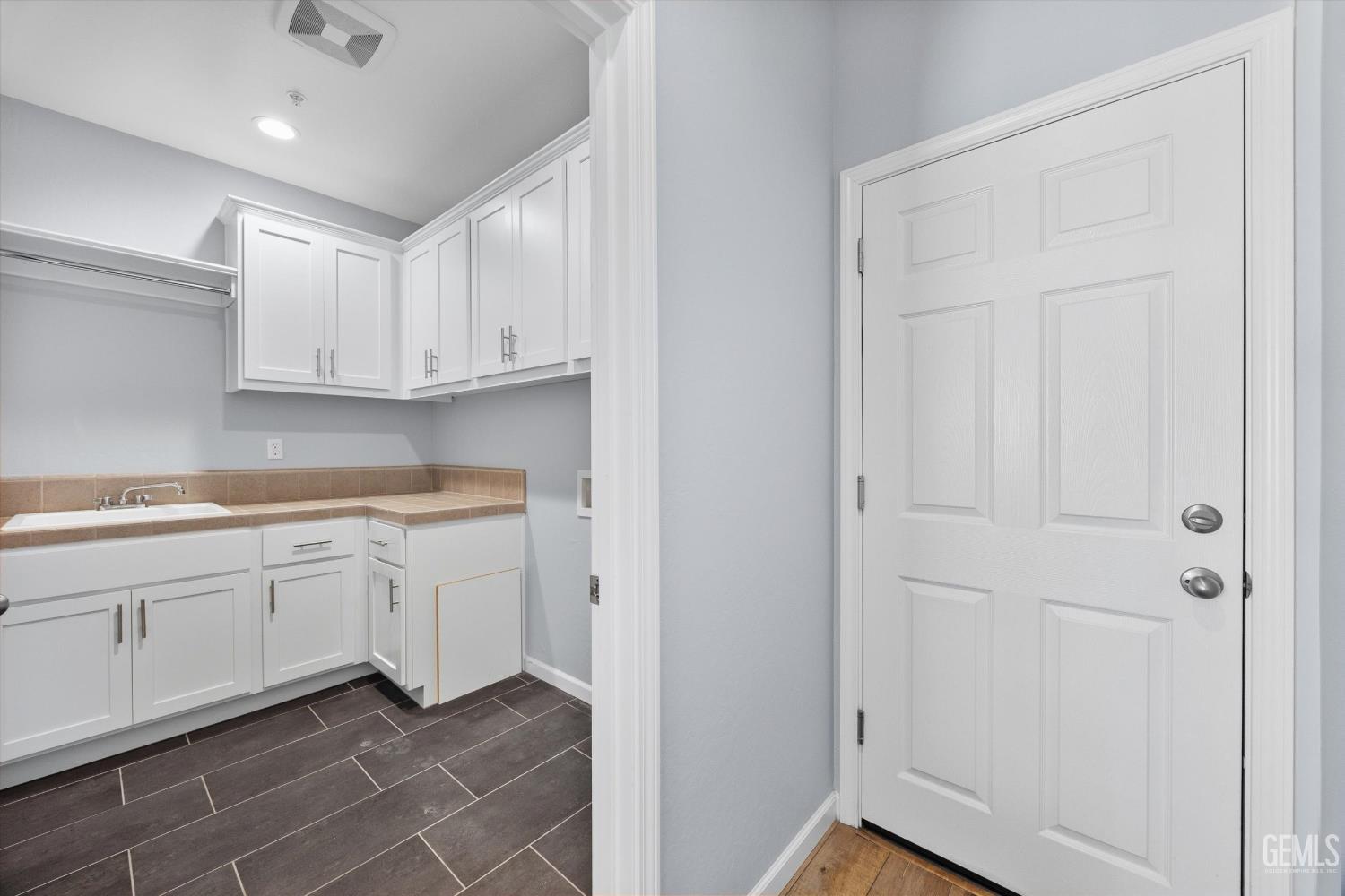 15309 Northampton Avenue — photo 36