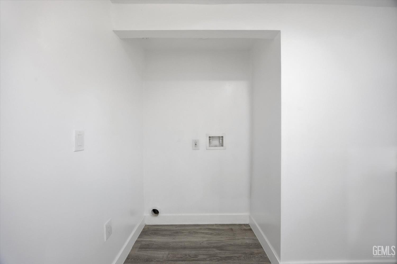 321 Beale Avenue — photo 16