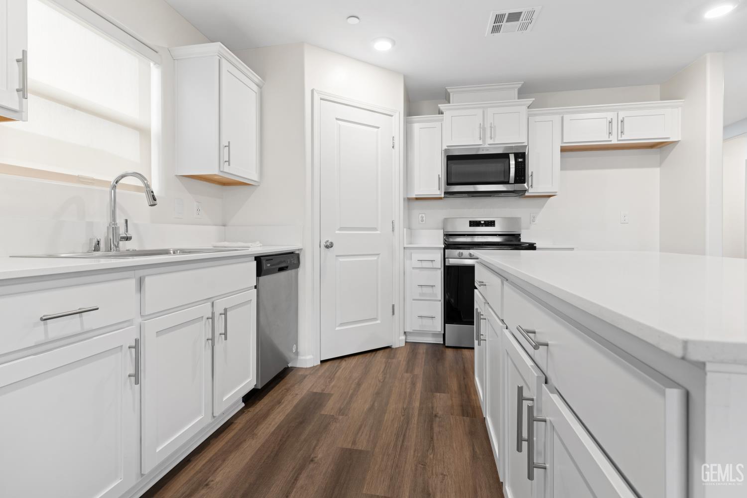 8627 Delcon Drive — photo 9